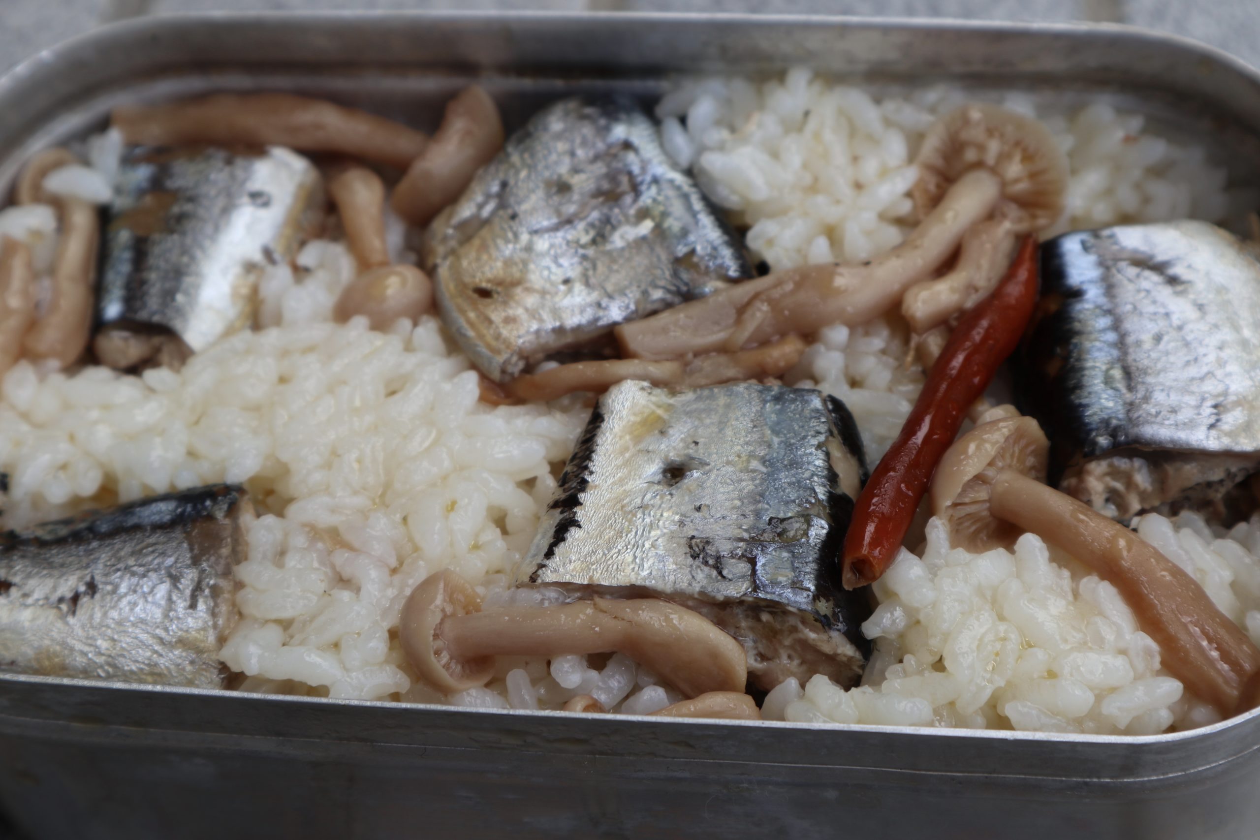 オリーブオイルさんまときのこご飯